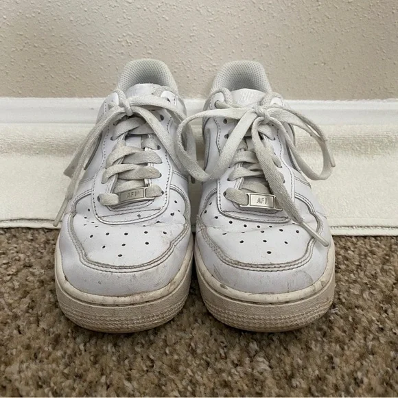 NIKE Air Force 1 shoes sneakers white leather women ladies size 6.0 clean EUC - Picture 3 of 6